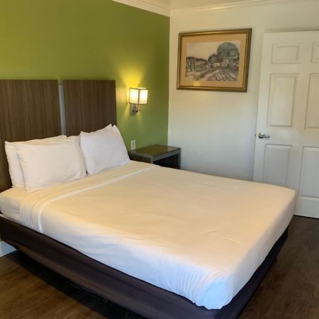 Gilroy Inn Экстерьер фото