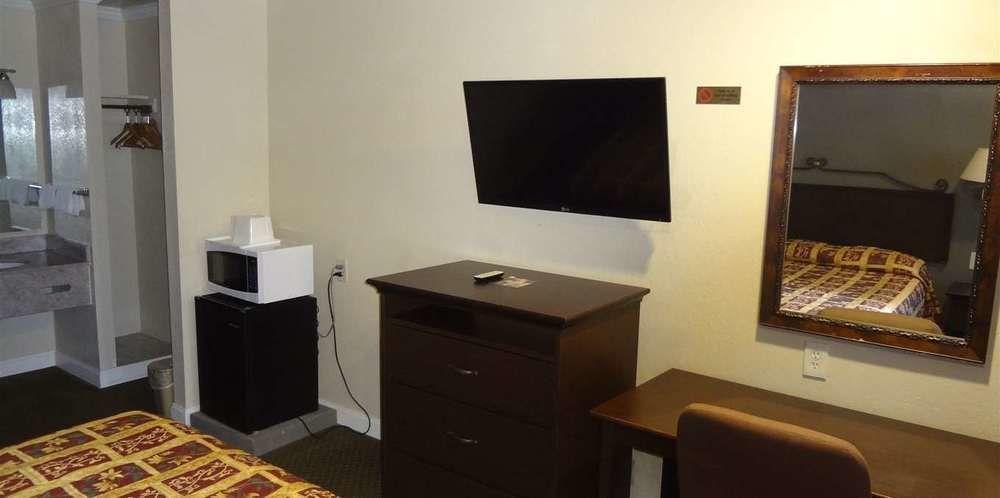 Gilroy Inn Экстерьер фото
