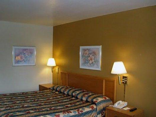 Gilroy Inn Экстерьер фото