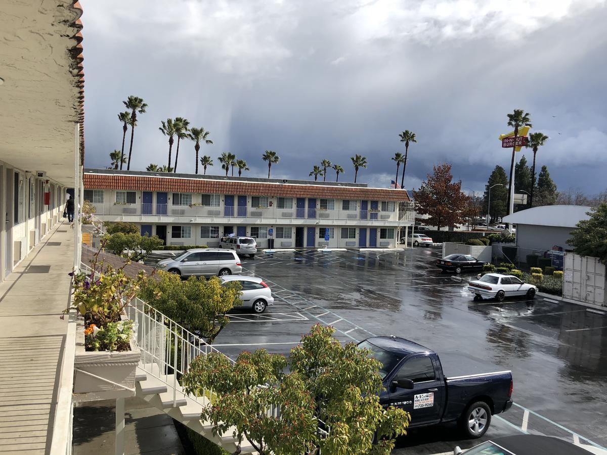 Gilroy Inn Экстерьер фото