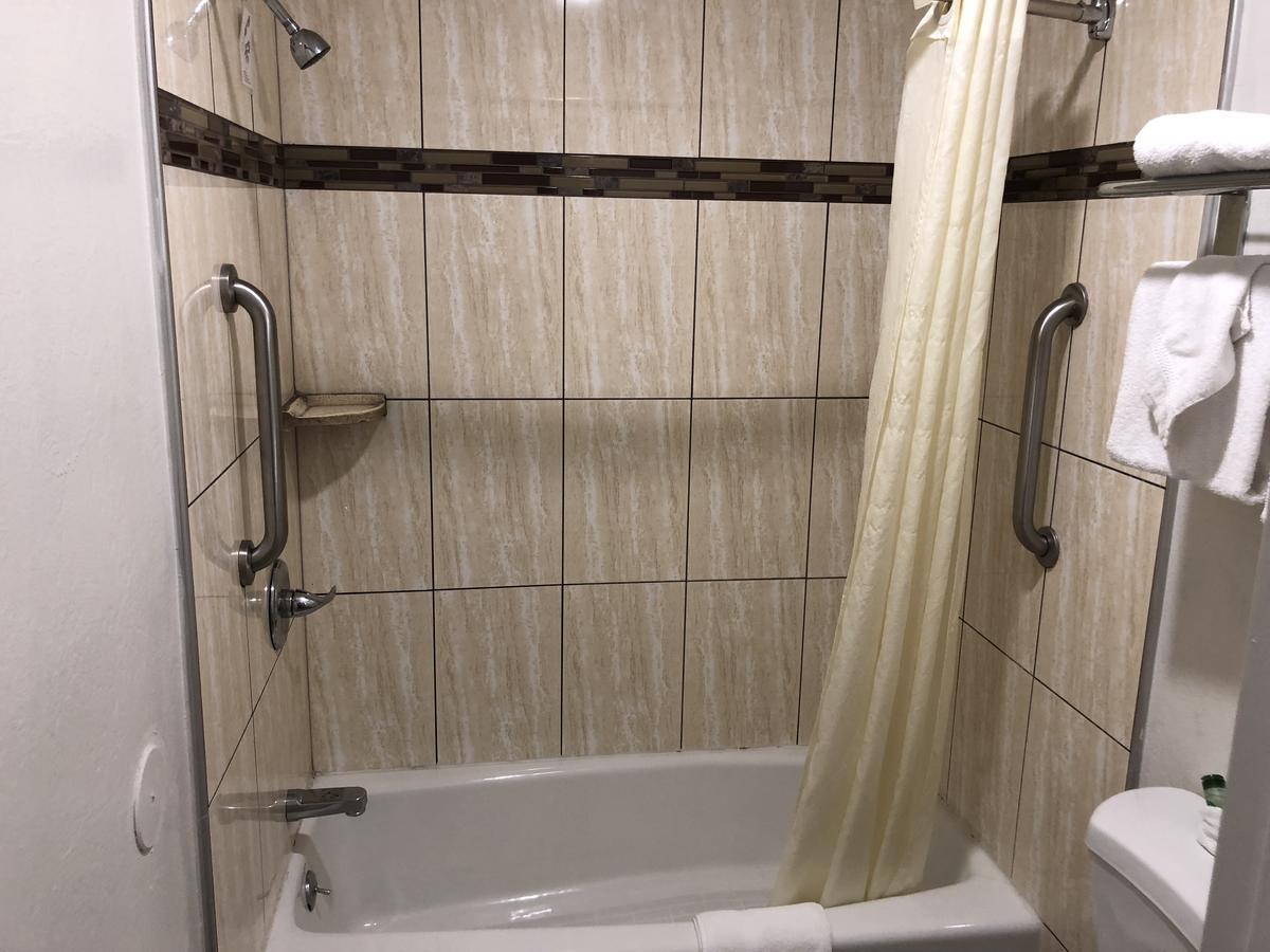 Gilroy Inn Экстерьер фото