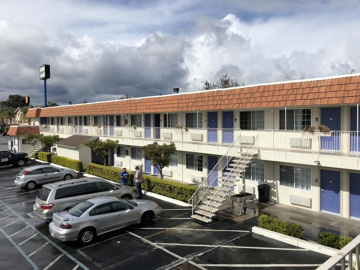 Gilroy Inn Экстерьер фото
