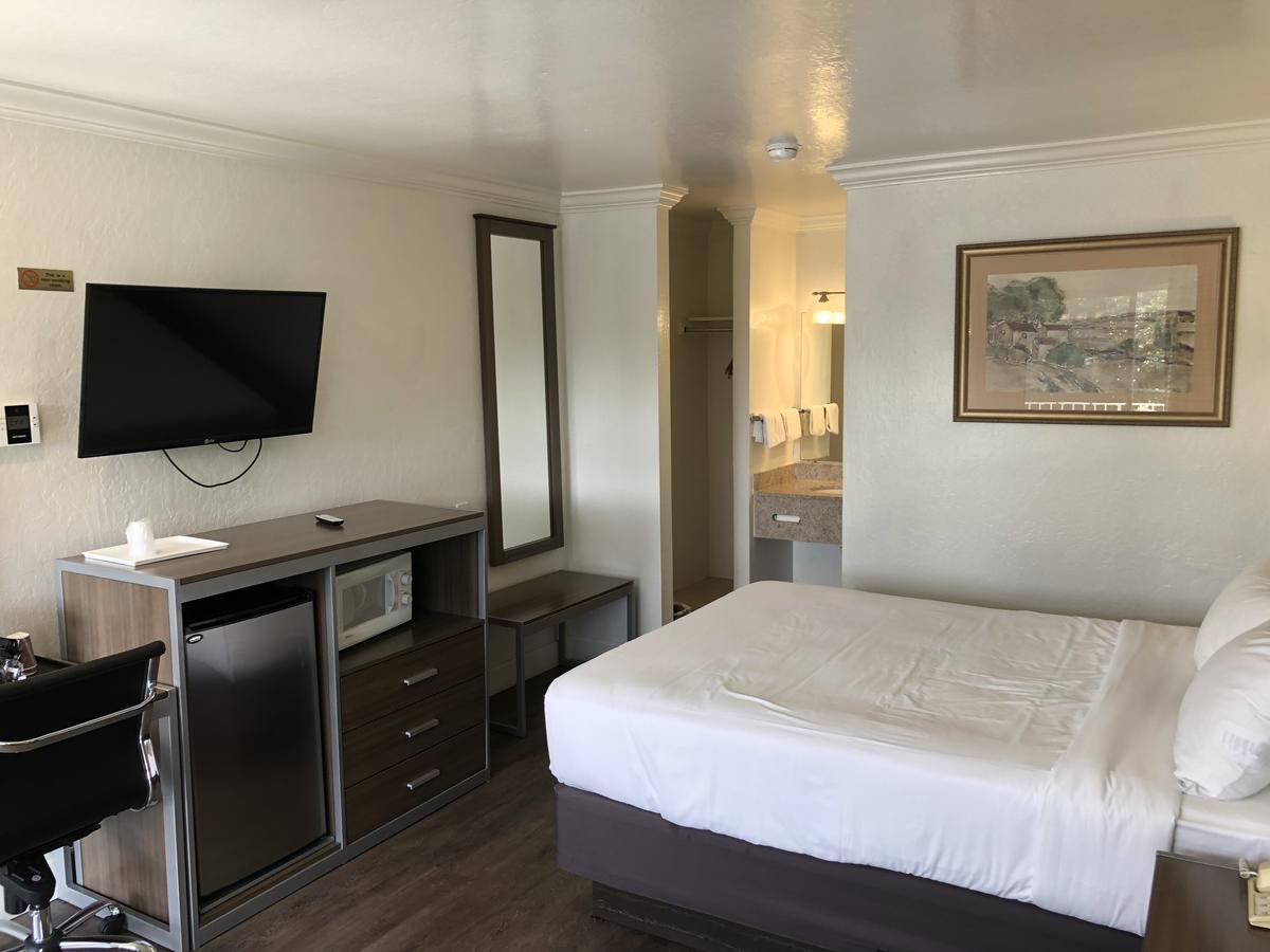 Gilroy Inn Экстерьер фото