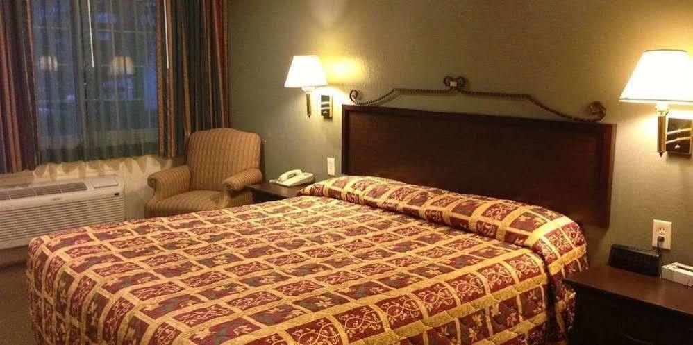 Gilroy Inn Экстерьер фото