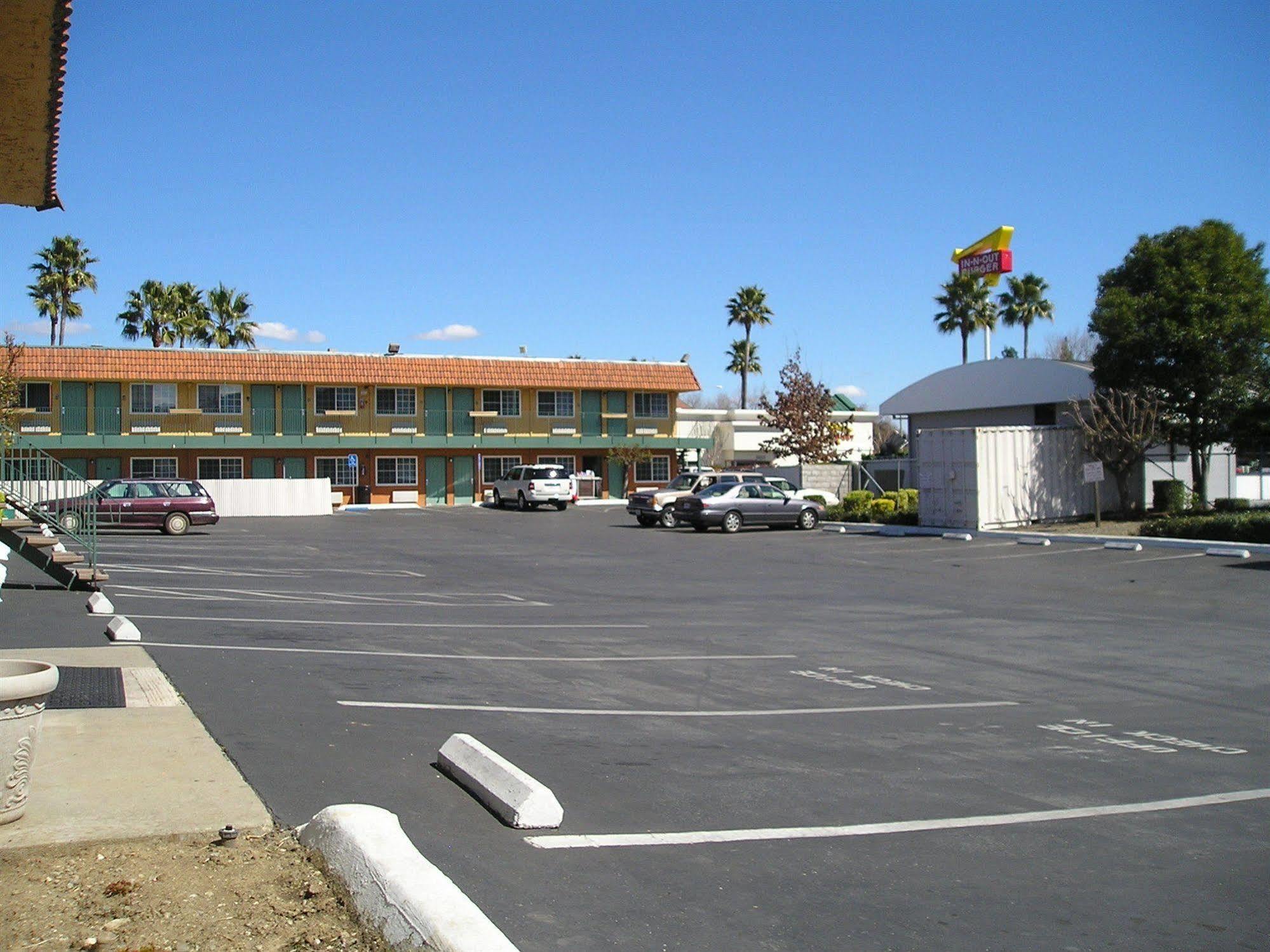 Gilroy Inn Экстерьер фото