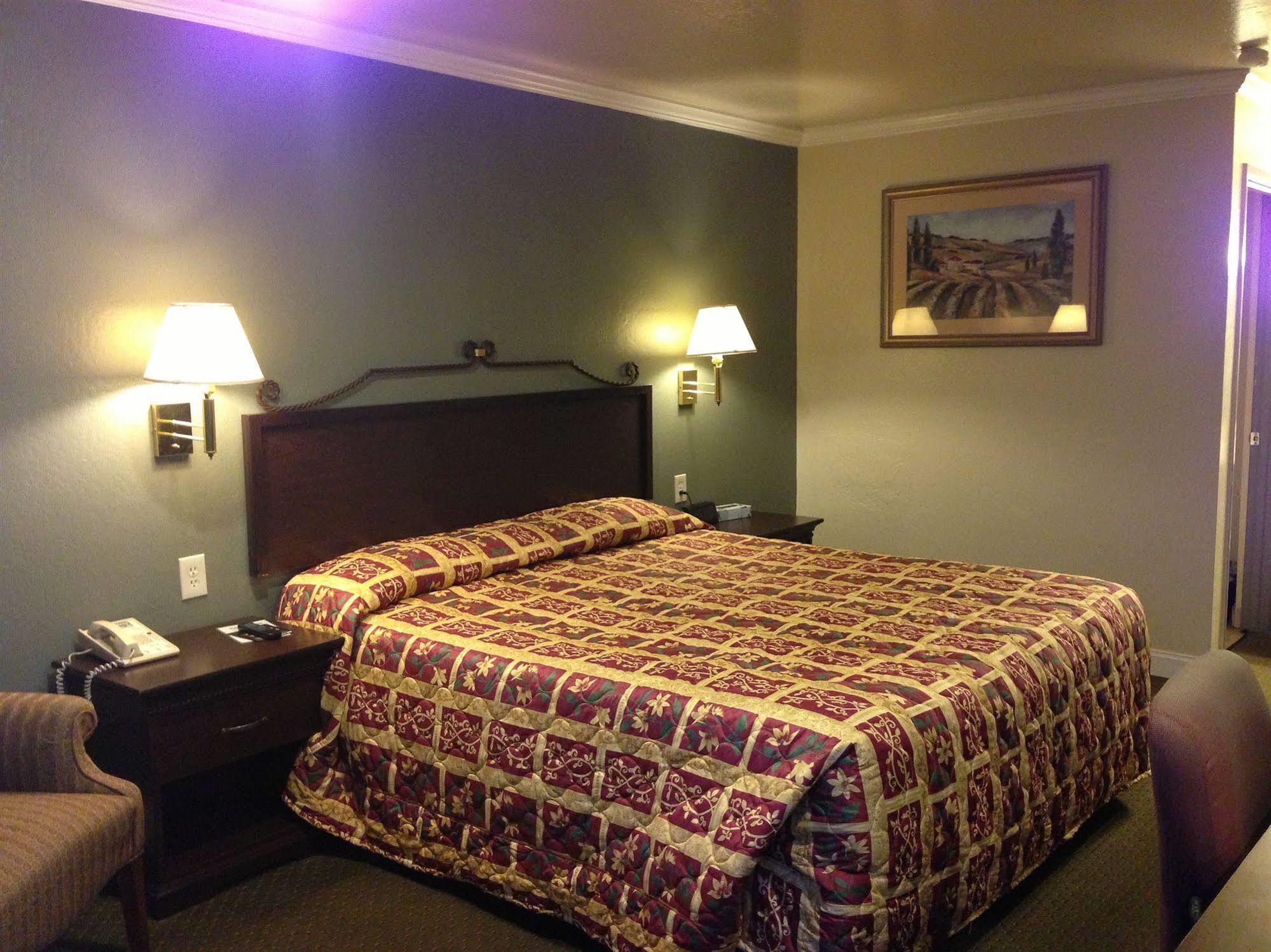 Gilroy Inn Экстерьер фото