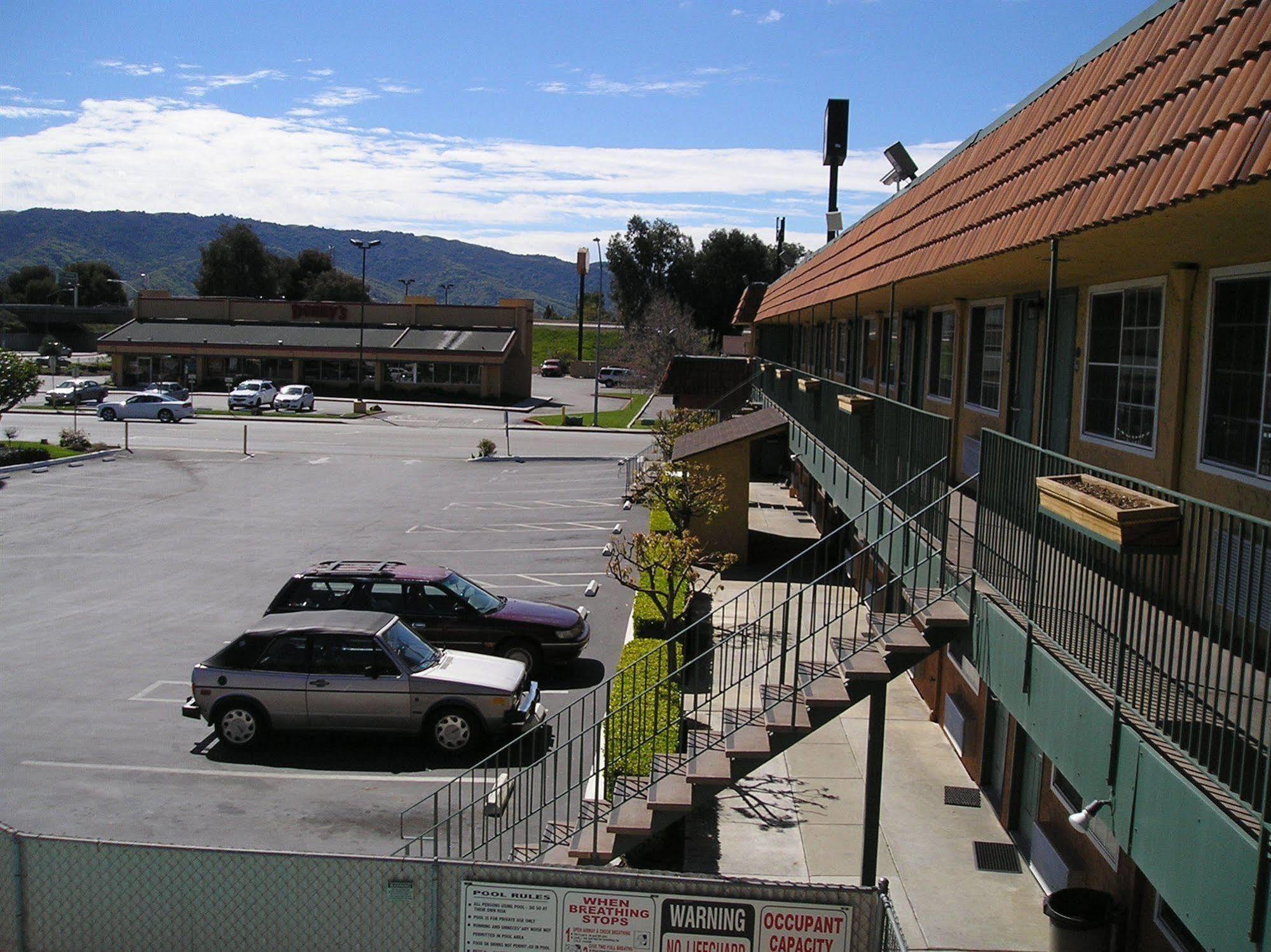 Gilroy Inn Экстерьер фото