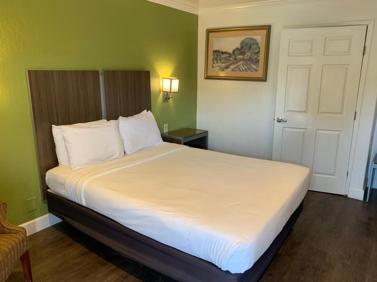 Gilroy Inn Экстерьер фото