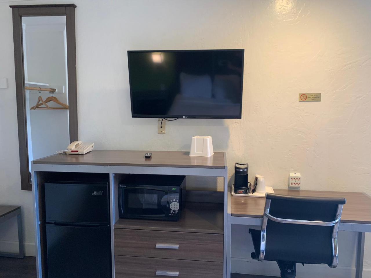 Gilroy Inn Экстерьер фото